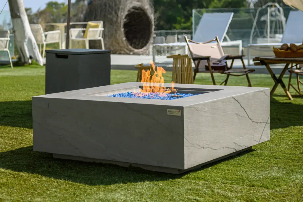 Mesa de fuego: ventajas, tipos y consejos para su uso en exteriores