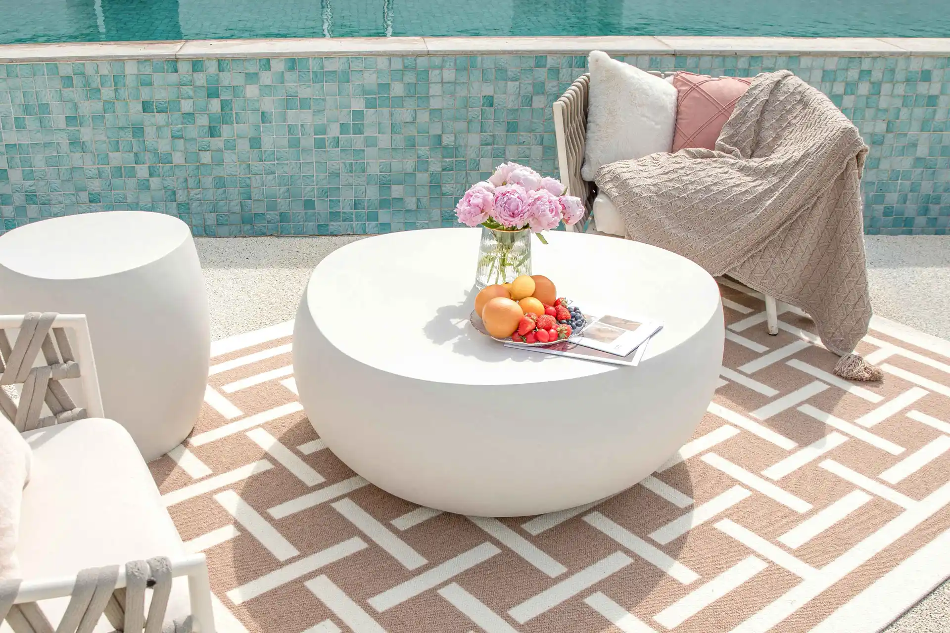 Ikaria Kieselstein Couchtisch aus Beton