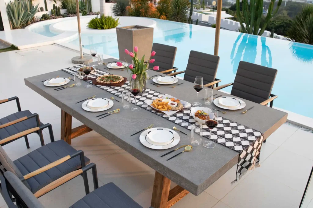 Essen im Garten: Warum ein Beton Esstisch andere Anforderungen erfüllt