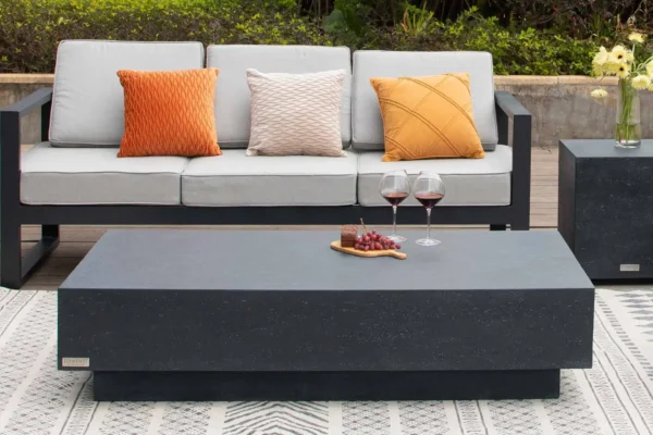 Couchtisch aus Beton nach Personenzahl wählen – Die richtige Größe für 2,4,6 oder mehr Personen