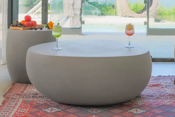 Betonmöbel als Gestaltungselement: Wie Material und Form den Außenraum definieren