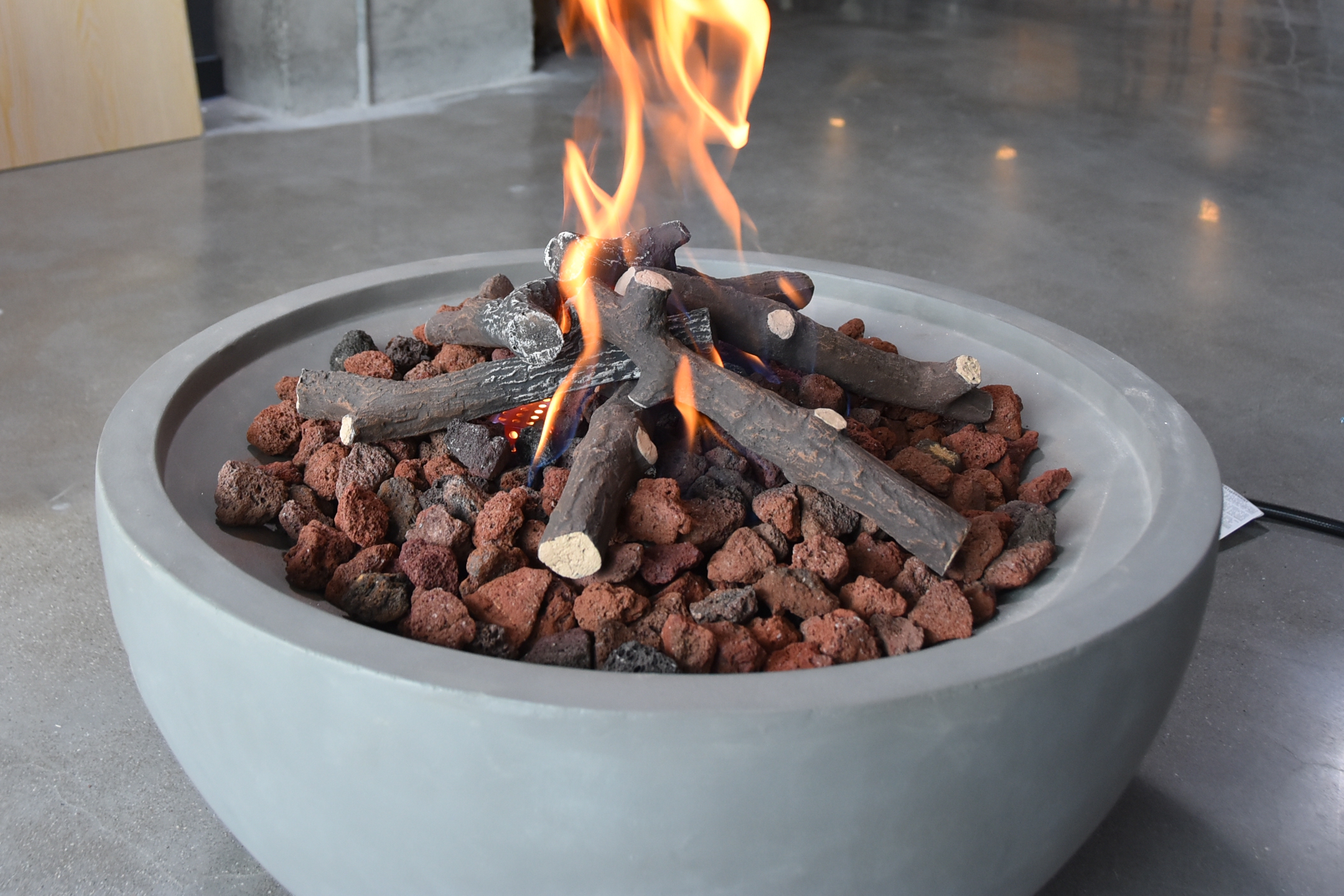 Ceramic firewood - detail