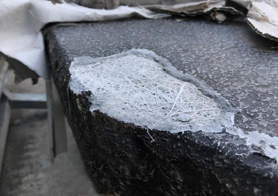 Freiliegende Glasfaser und geschwächter MgO-Körper