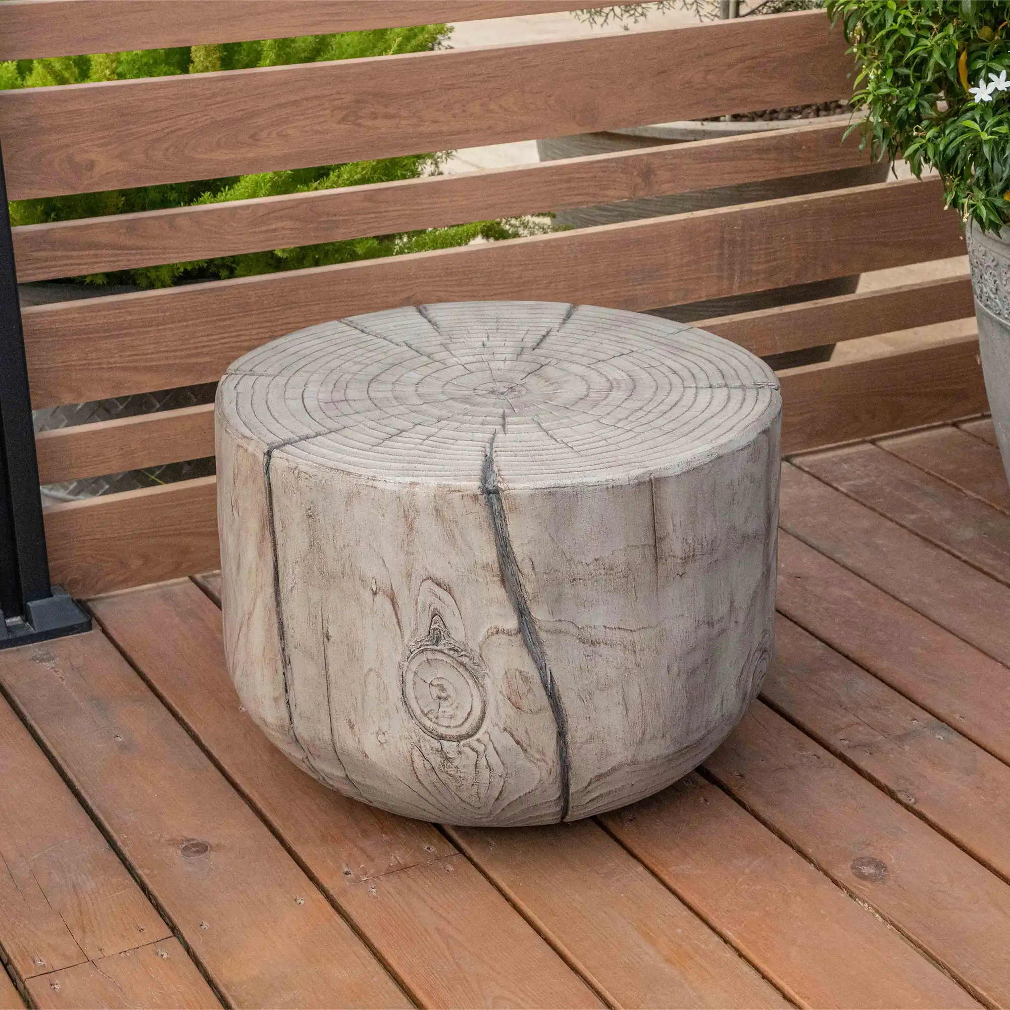 Gartentisch mit Holzoptik