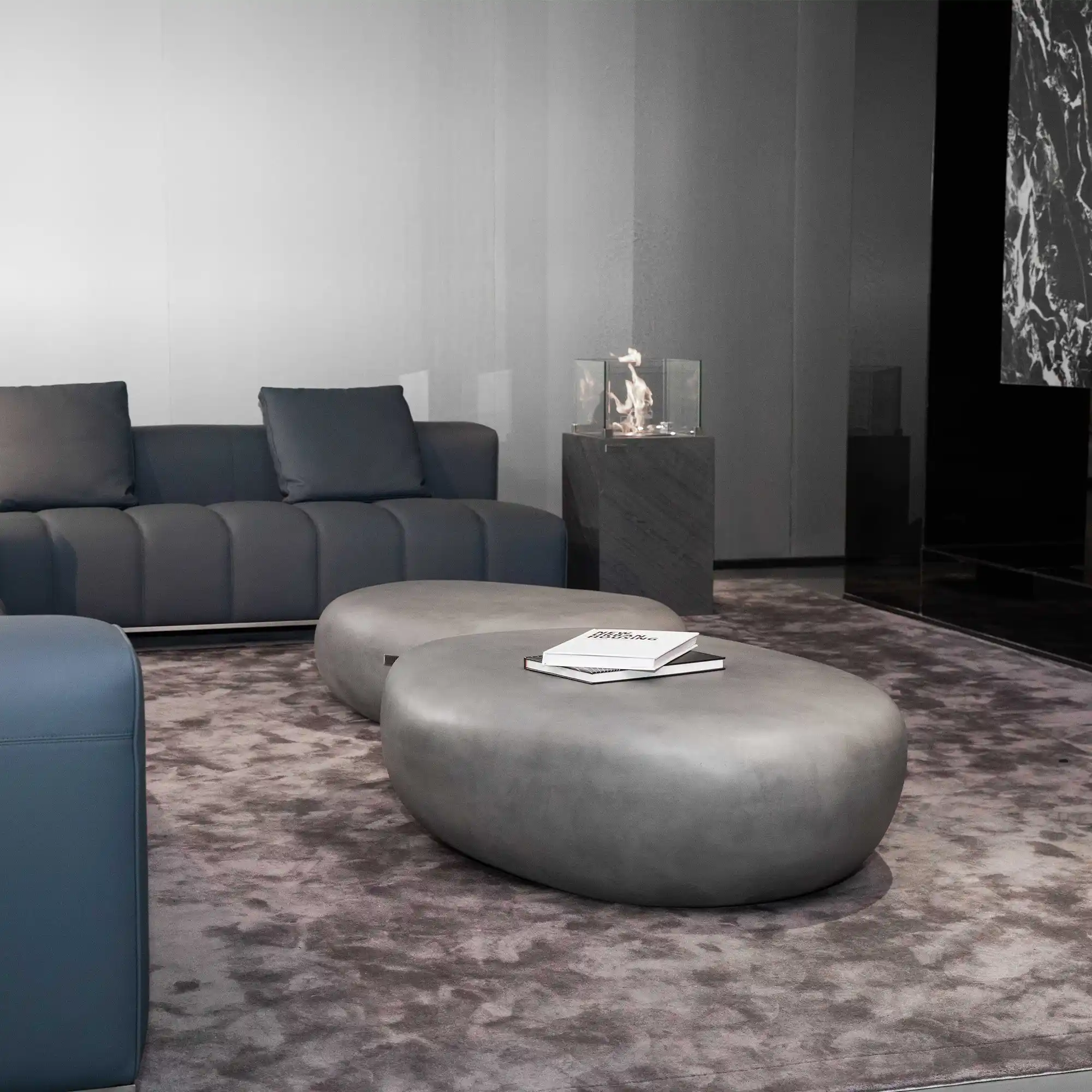 Ensemble de mobilier en béton dans un séjour