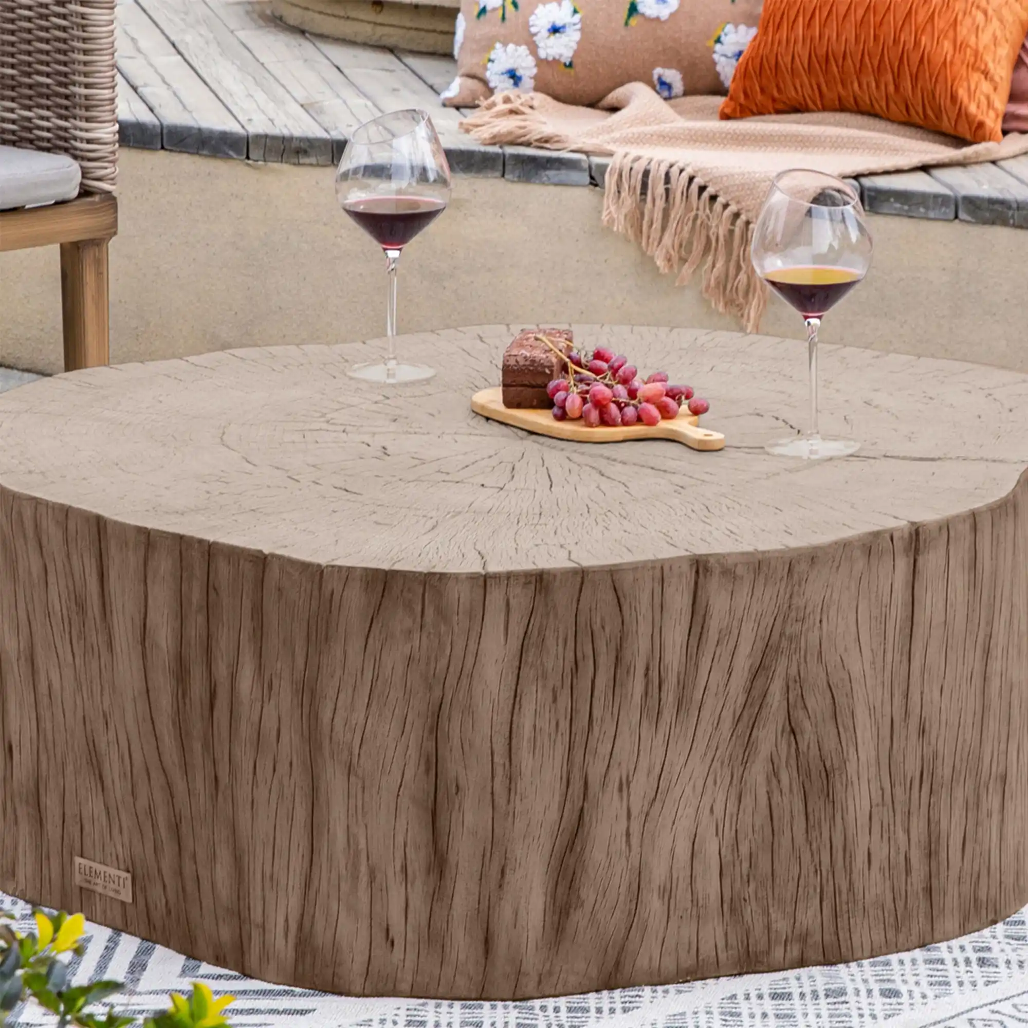 Großer Couchtisch aus Beton für das Wohnzimmer